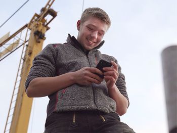 Handwerker auf der Baustelle am Projekt
